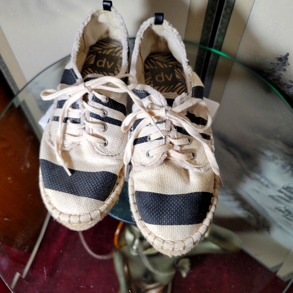 DV by Dolce Vita.  Size 7.5.  (801)